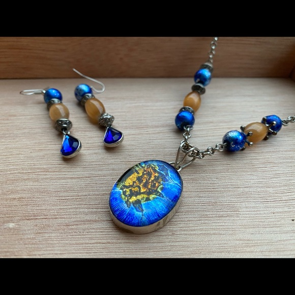 Handcrafted dichroic glass & metal necklace - Picture 3 of 3